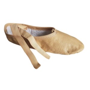 '- wykonane ze skóry naturalnej - wykończenie z materiałów tekstylnych - wiązanie wokół kostki oraz ściągacz - wysoka staranność wykonania - pokrowiec w komplecie Baletki baleriny skórzane wiązane Ribbon Get Spart - Get Spart